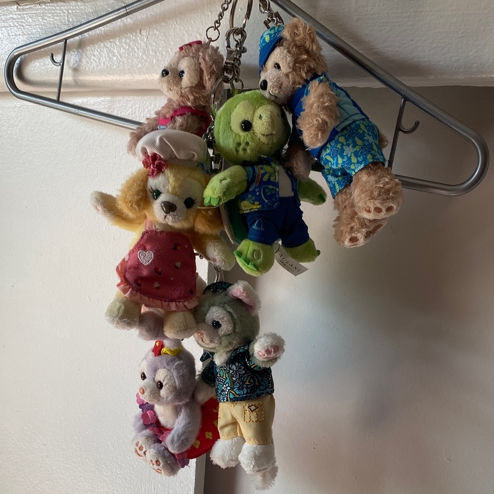 Set of 6 Aulani Duffy and friends keychains